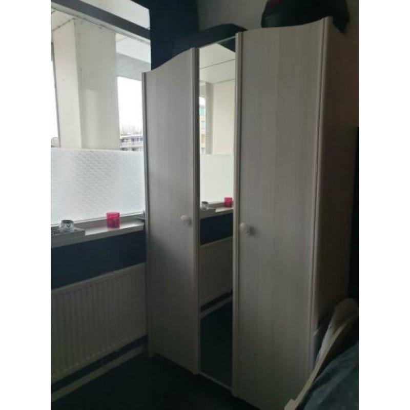 Hele mooie tienerkamer te koop