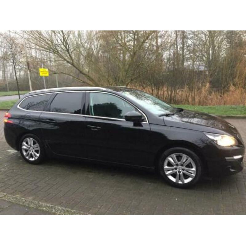 Peugeot 308 SW 1.6 BlueHDI Blue Lease Executive /PANORAMADAK