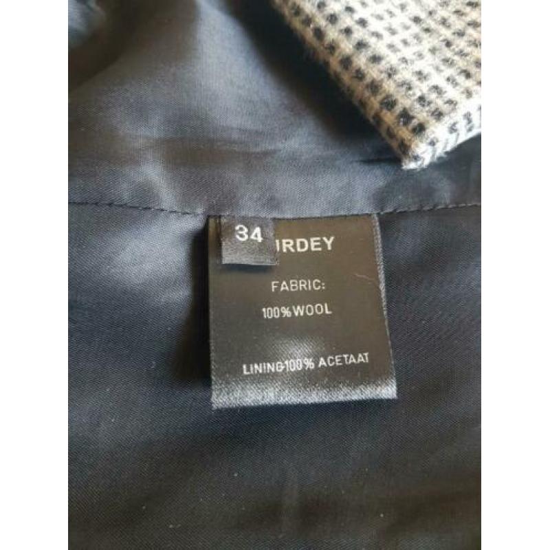 Getailleerd dames colbertje van 100% wool. Maat 34/36 Purdey