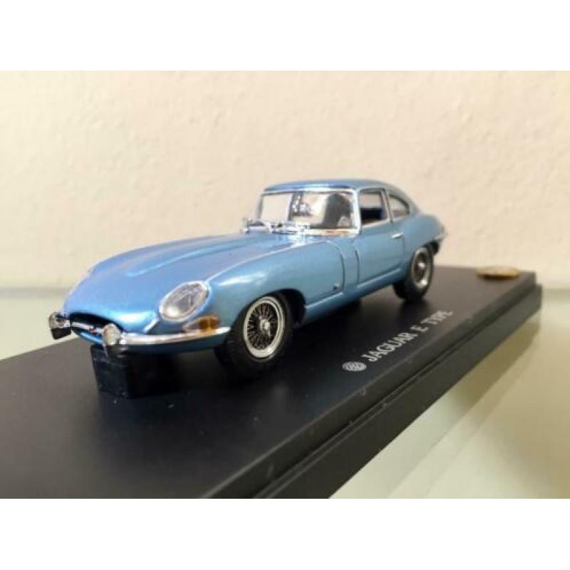 Jaguar E-Type - Blue. Vanguards/Kyosho VG3062B