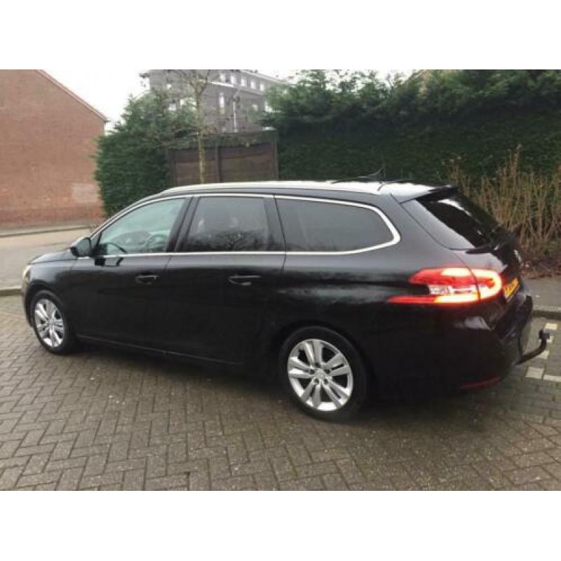 Peugeot 308 SW 1.6 BlueHDI Blue Lease Executive /PANORAMADAK