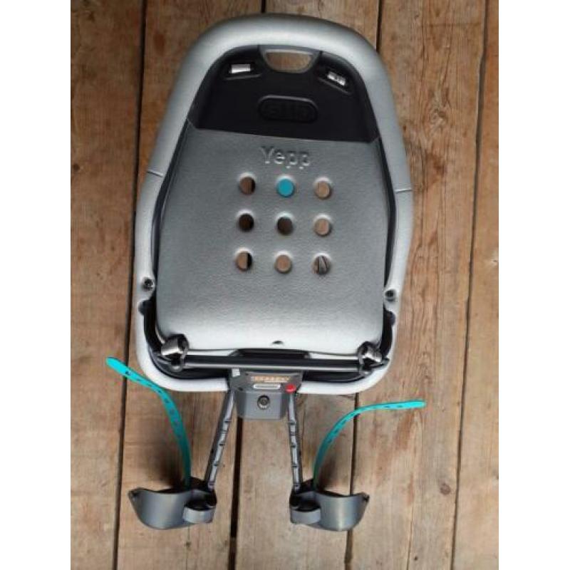 Yepp (voor)kinderzitje + scherm + nijntjekussen + 2 adapters