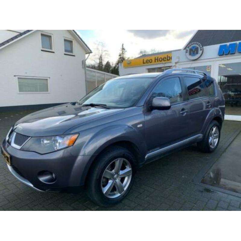 Mitsubishi OUTLANDER 2.4 OUTLANDER Intro Edition 1e Eig!