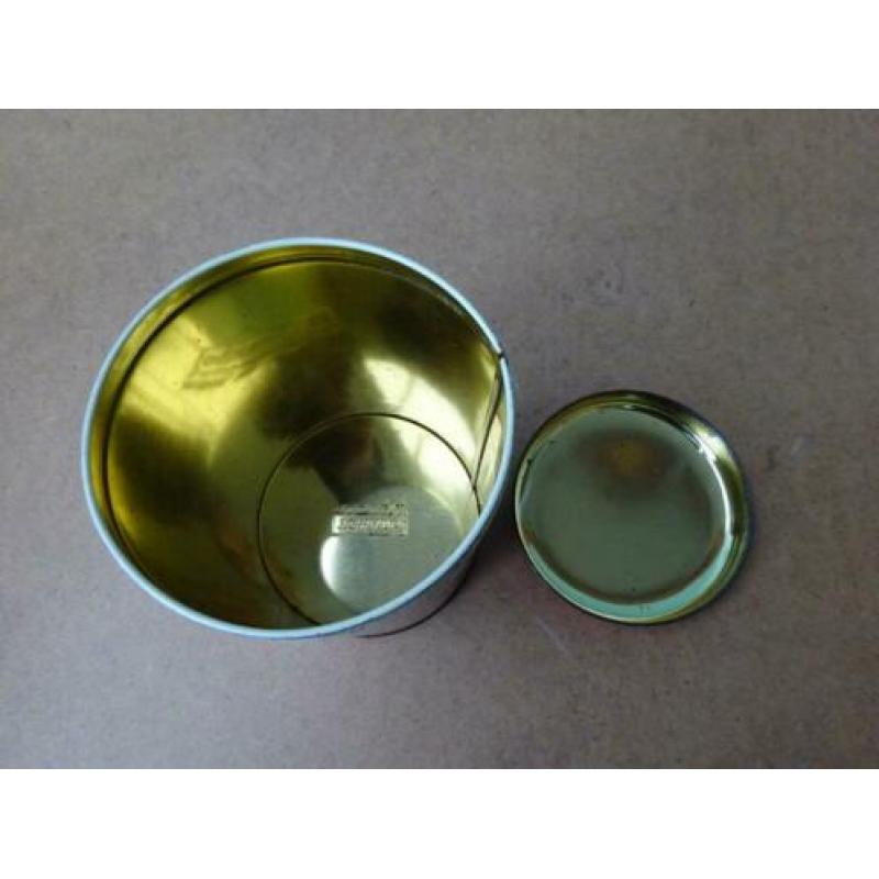 Vintage Tomado blikken doos met rozen