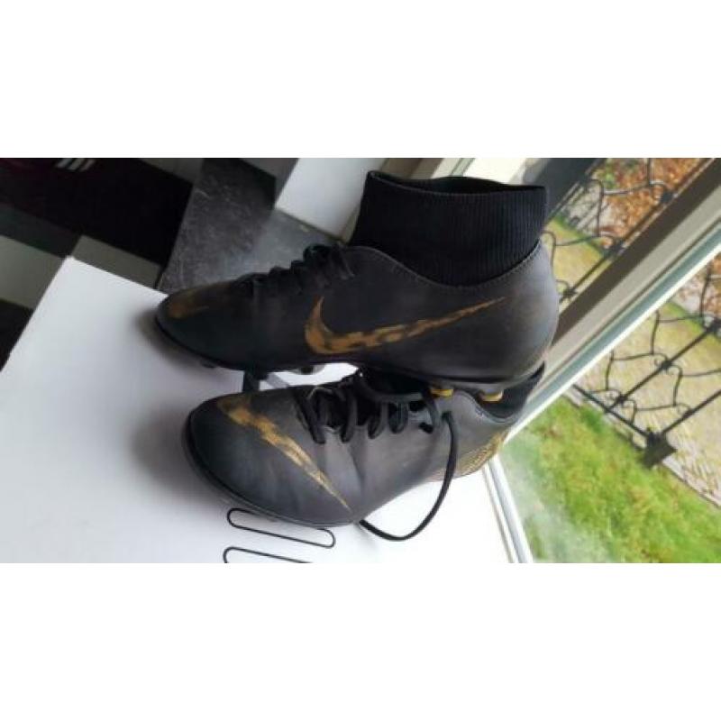 Voetbalschoenen Nike Mercurial Superfly 6 Club MG Black/Gold