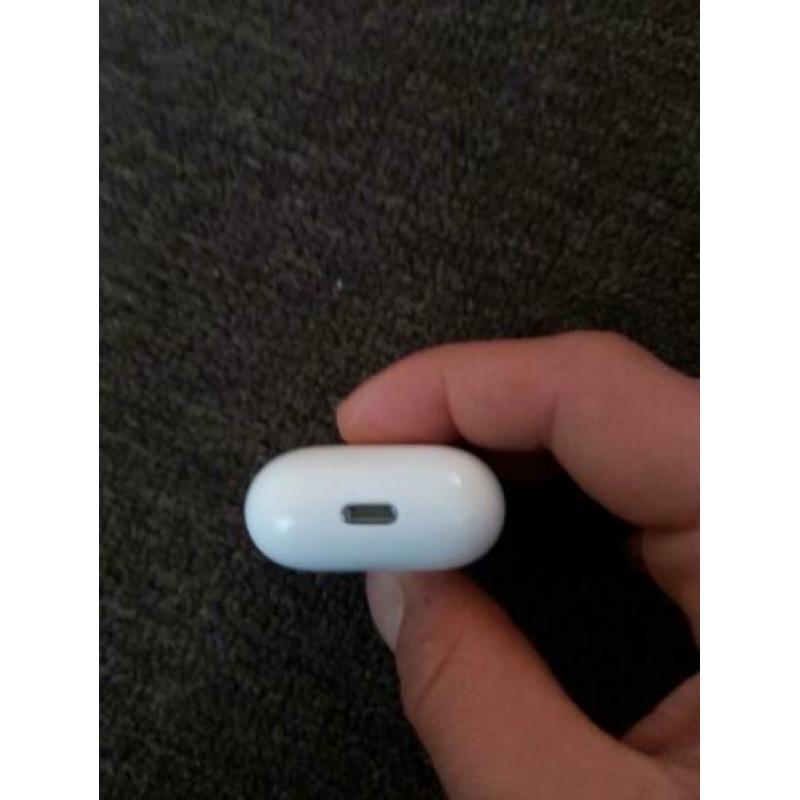 Airpods 2 met een bescherm hoesje bied boven 50euro