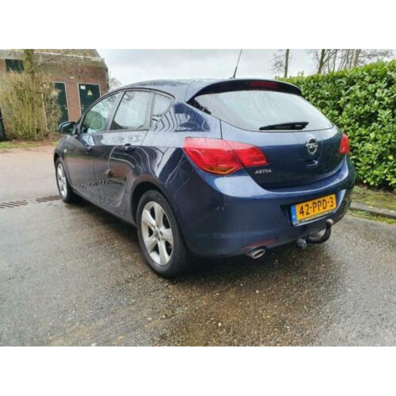 Opel Astra 1.4 Turbo Edition