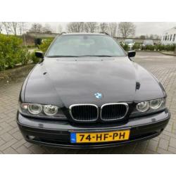 BMW 525 2.5, Touring AUT 2001 Zwart, Schade, Youngtimer