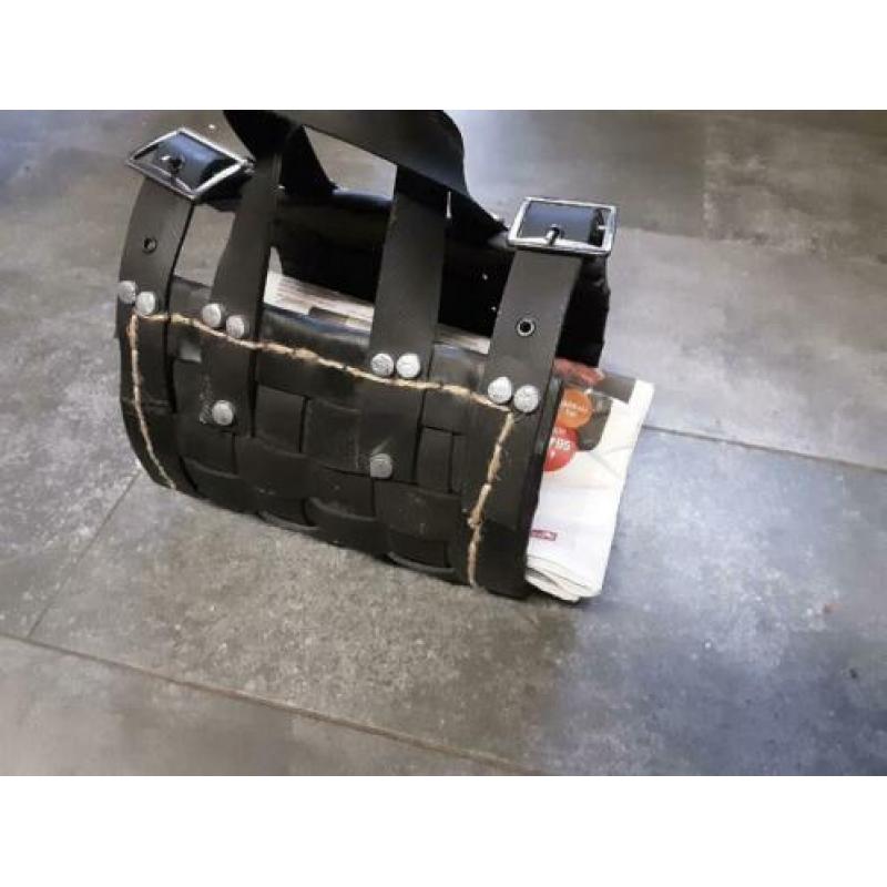 Multifunctionele tas gemaakt van gerecyclede autobanden