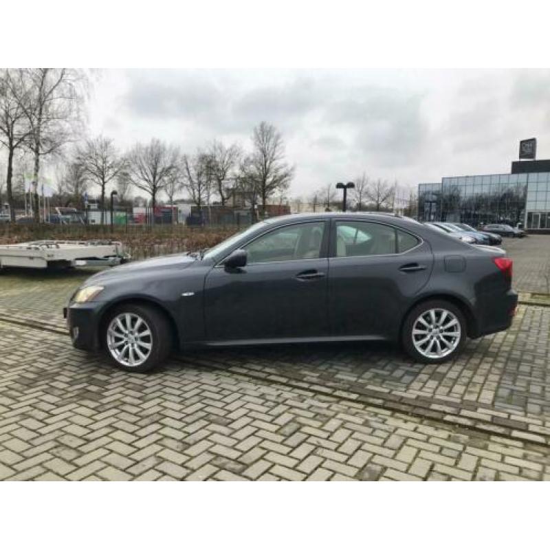 Lexus IS 220d Business