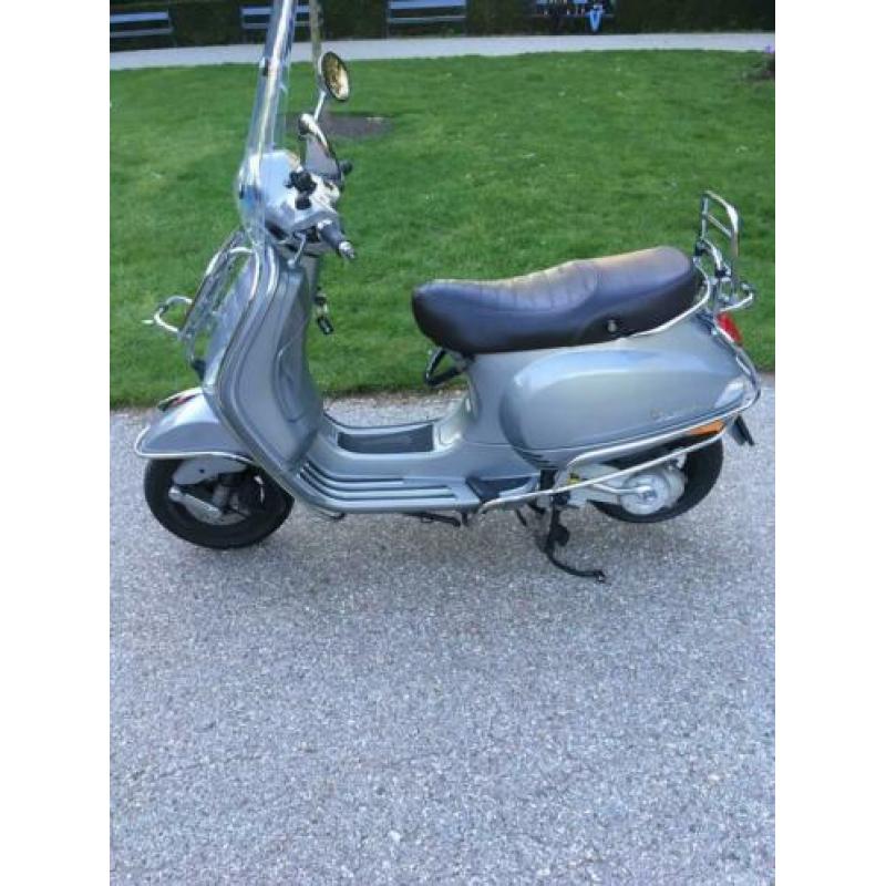 Vespa LX Touring snor 2014