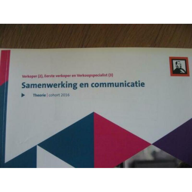 hele rij lesboeken verkoper 2 en 3