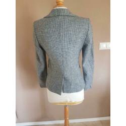 Getailleerd dames colbertje van 100% wool. Maat 34/36 Purdey