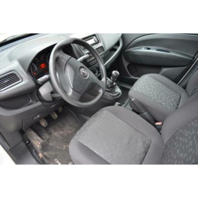 Verhoogde Opel Combo 1.4 70KW 2012
