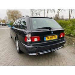 BMW 525 2.5, Touring AUT 2001 Zwart, Schade, Youngtimer