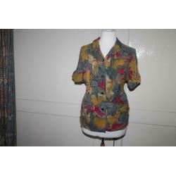 Flases/Invent 2 vlotte vintage blouses mt 40 KOOPJE