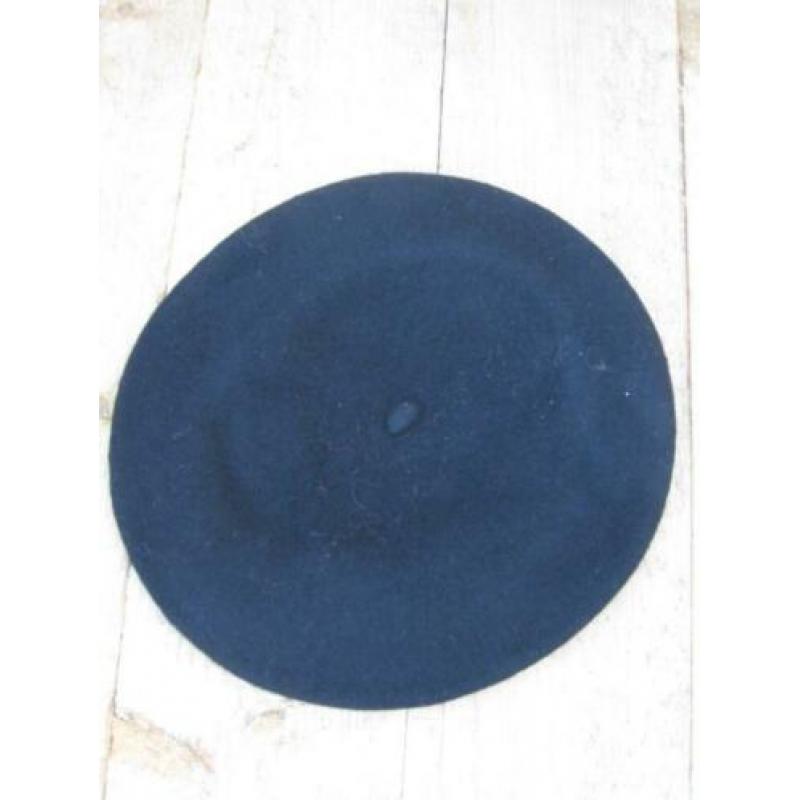 Zwarte dames baret met studs van Fiebig Maat L = 58