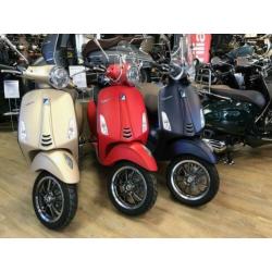 Vespa Primavera 25 km met hoge korting (nieuw)