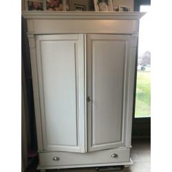 Mooie opknapper brocante landelijke kast