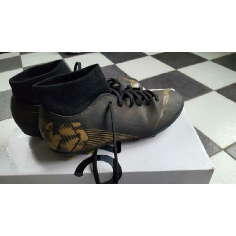 Voetbalschoenen Nike Mercurial Superfly 6 Club MG Black/Gold