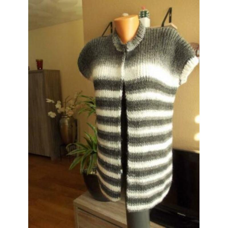 Mooi Zara Knit vest in mooie grijstinten maat M, L