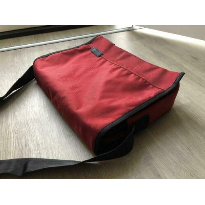 rode laptoptas in uitstekende (zgan) conditie