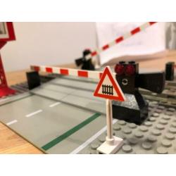 Lego 9V Trein 4539 - Manual Level Crossing (100% compleet)