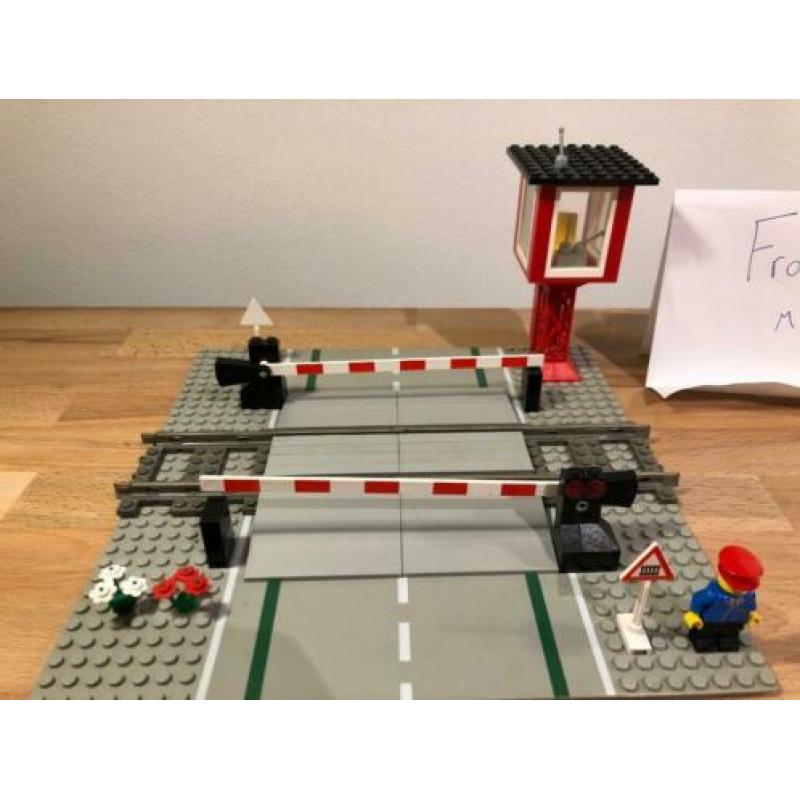 Lego 9V Trein 4539 - Manual Level Crossing (100% compleet)