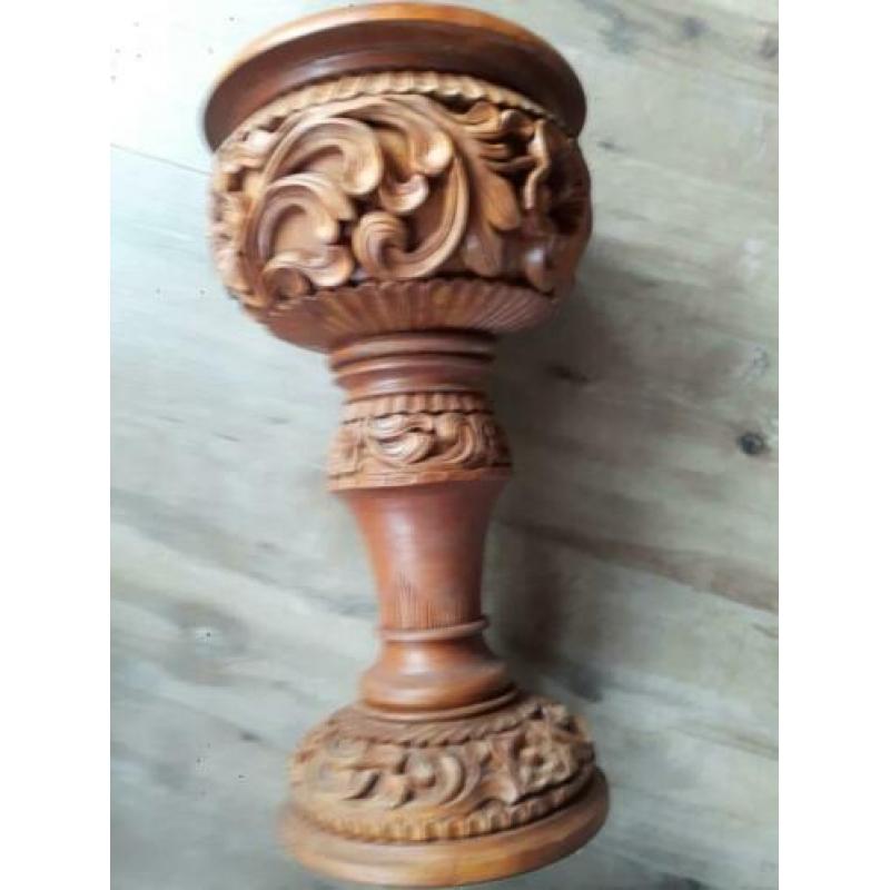 hand gesneden oosterse planten pot