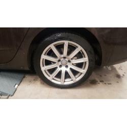 Audi wielen steek 5x112 met 4 seizoenbanden 245/40R18