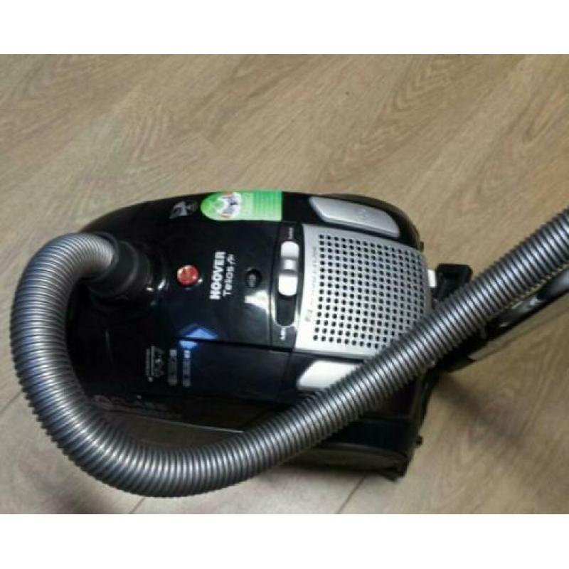 Krachtig Hoover stofzuiger met een stofzuigzak.