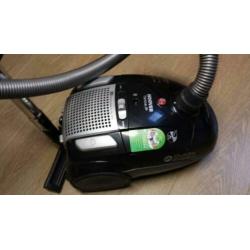 Krachtig Hoover stofzuiger met een stofzuigzak.