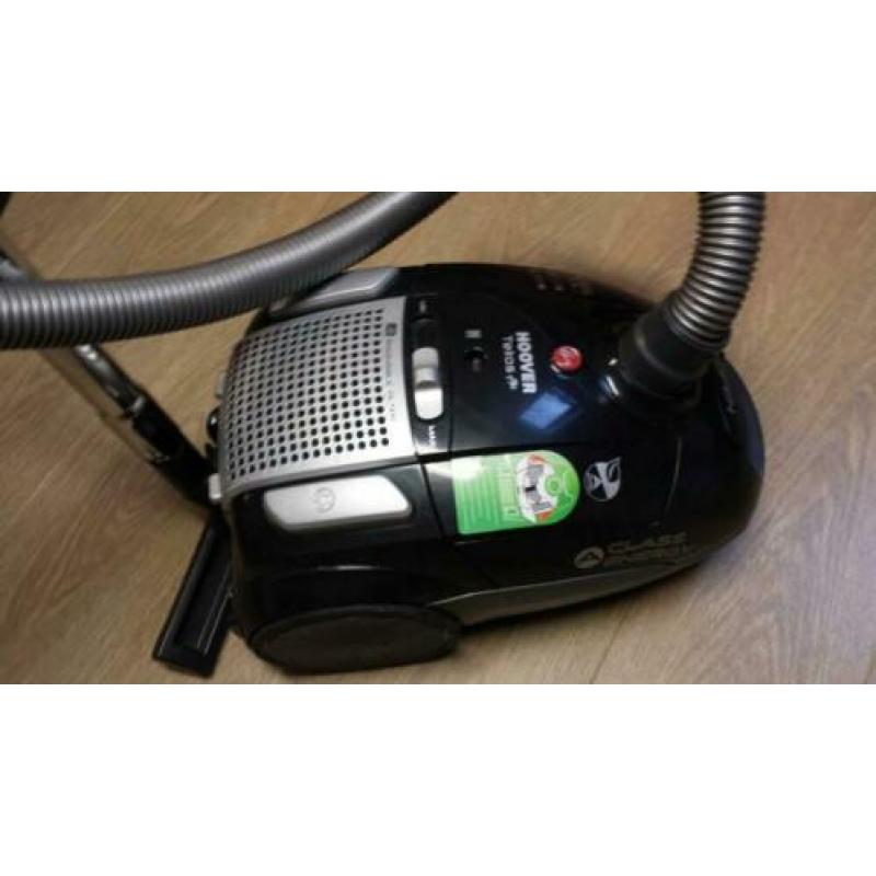 Krachtig Hoover stofzuiger met een stofzuigzak.