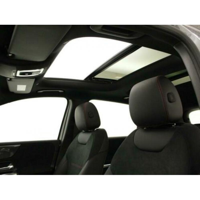 Mercedes-Benz B-Klasse 180 Business Solution AMG | Panoramad