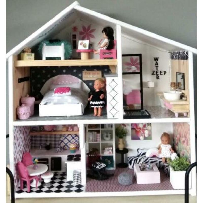 Gerestyled poppenhuis.