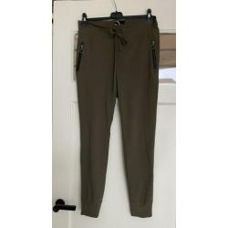 Kaki travelstof broek Jane Lushka (S/M)