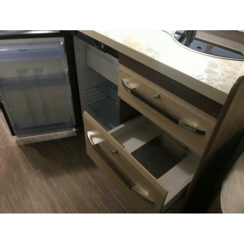 Hobby De luxe Easy 460 LU Enkele bedden