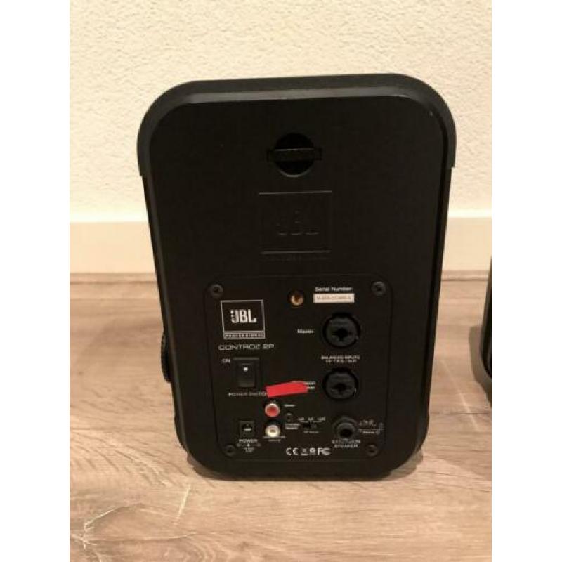 JBL - compact Powered regerence monitor - 2p