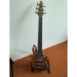 Peavy Grind BXP Zessnarige basgitaar
