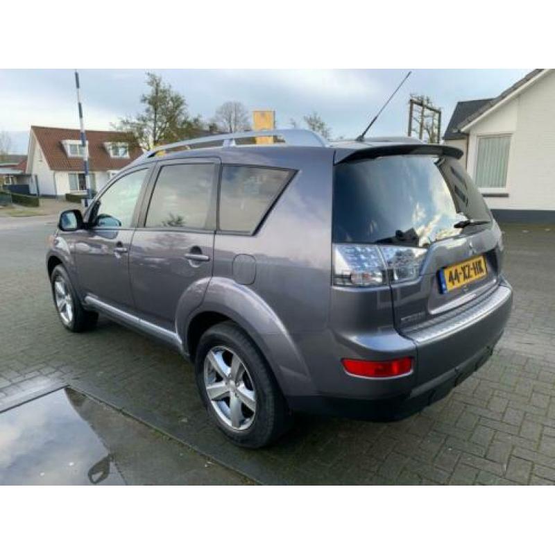 Mitsubishi OUTLANDER 2.4 OUTLANDER Intro Edition 1e Eig!