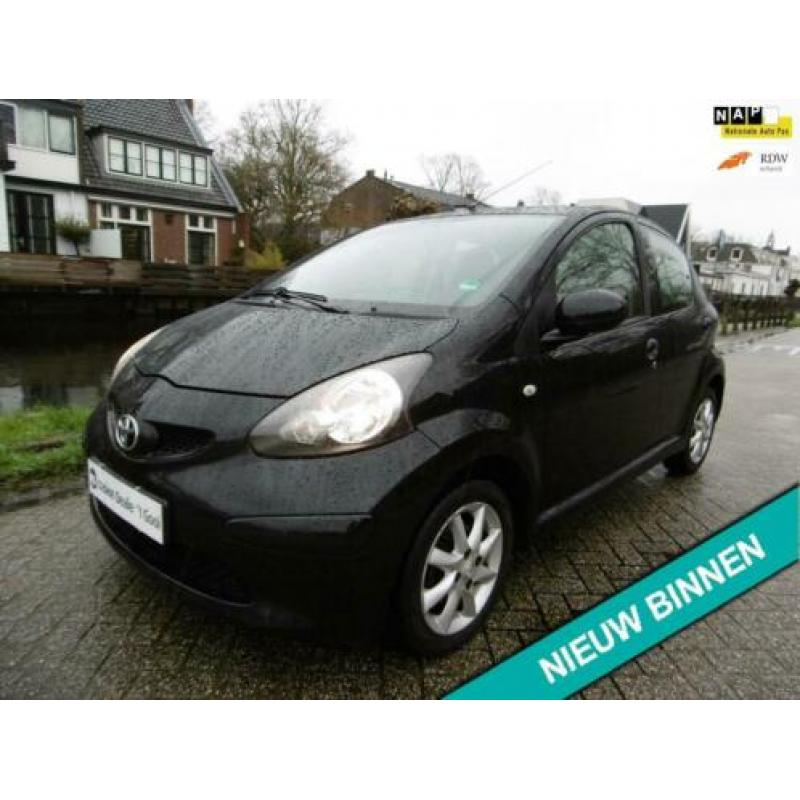 Toyota Aygo 1.0-12V + 5 deurs Airco Sportvelgen Zuinig 1 op