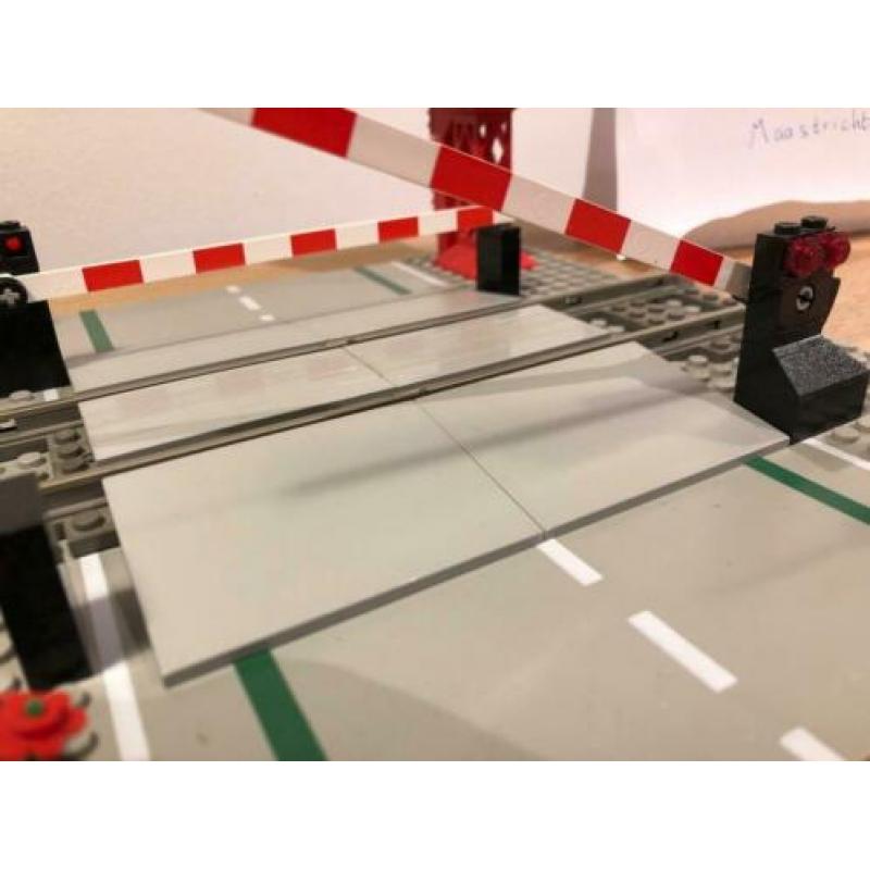 Lego 9V Trein 4539 - Manual Level Crossing (100% compleet)