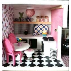 Gerestyled poppenhuis.