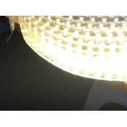 Ledstrip 100mtr 220 v met 7 aansluitsnoeren nieuw