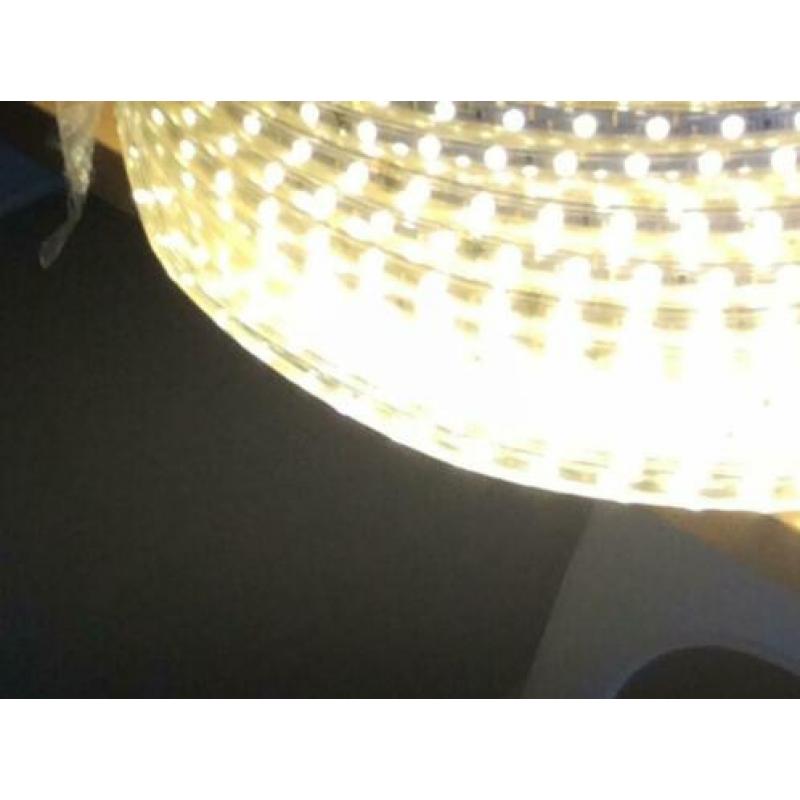 Ledstrip 100mtr 220 v met 7 aansluitsnoeren nieuw