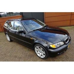 BMW 3-Serie 330i Touring - Org NL - 138.633 km - Youngtimer