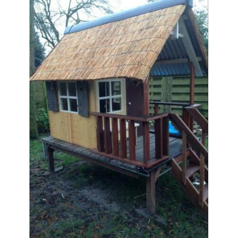 Prachtig kinderspeelhuisje met glijbaan, nieuw!