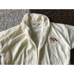 Badjas creme maat m/l.120 Cm lang, 58 cm oksel tot oksel, 60