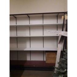Wandrekken (evt voor in een winkel) met achterwand, stevig!