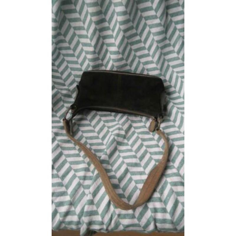 Fred de la Bretoniere, suède leren tas, 26x12cm